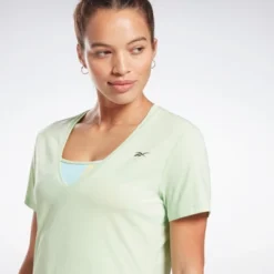 Reebok Activchill Athletic T-Shirt Womens Athletic T-Shirts -Women Clothing Sale GUEST 3113823d 7ebd 4d46 bfdd 0a61ca280760