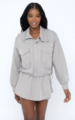 Yogalicious Radiant Commuter Woven Cropped Windbreaker With Front Patch Pockets 7 Yogalicious Radiant Commuter Woven Cropped Windbreaker With Front Patch Pockets - Image 7